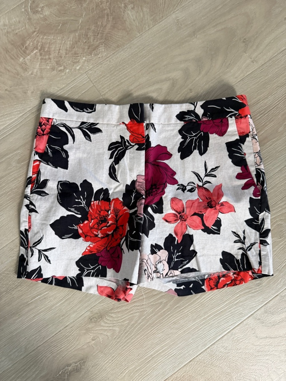 Ann Taylor Petite Floral Tank and shorts matching set in Pink, Red & Black - Picture 3 of 5
